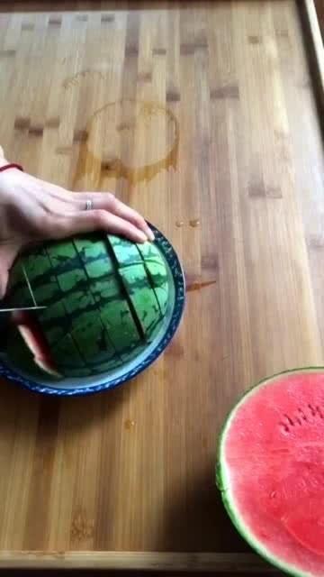 瓜怎么切方便吃,巧妙切割，尽享美味时光