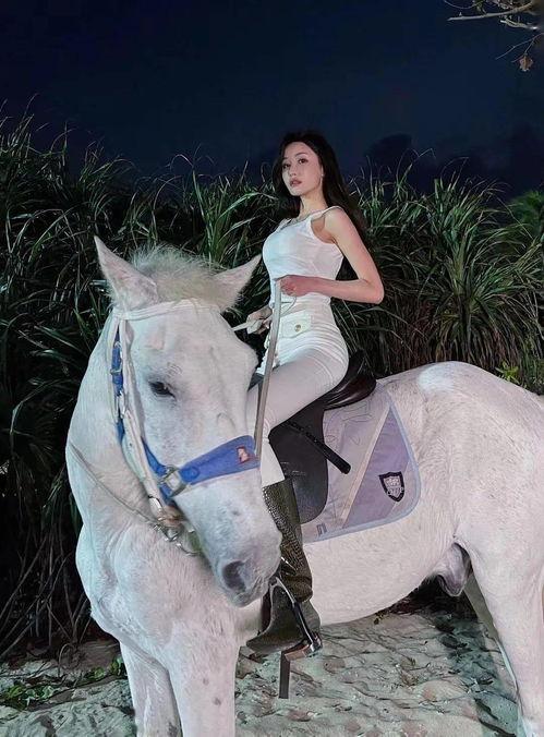 肯豆骑马吃瓜,时尚运动两不误