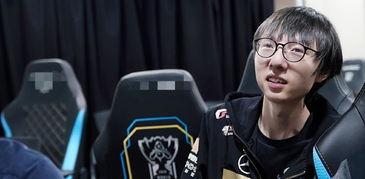 吃瓜英雄联盟博主,揭秘英雄联盟博主背后的精彩故事