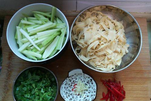 角瓜梗咋吃,角瓜梗的多样食用方法探索